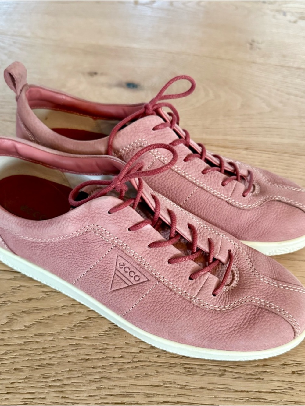 Ecco Pink Leather Sneakers Runners Shoes Low-Top Laces